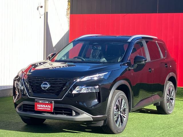 エクストレイル Ｘ　ｅ－４ＯＲＣＥ　プロパイロット・メモリーナビ・地デジ・Ｂｌｕｅｔｏｏｔｈ・ＥＴＣ・アラウンドビューモニター・ステアリングリモコン・スマートルームミラー・パワーバックドア・ＳＯＳコール・パワーシート・シートヒーター・（4枚目）