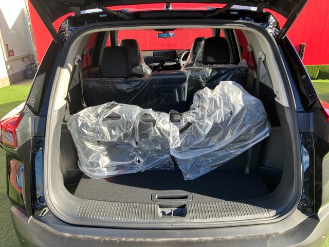 エクストレイル Ｘ　ｅ－４ＯＲＣＥ　プロパイロット・メモリーナビ・地デジ・Ｂｌｕｅｔｏｏｔｈ・ＥＴＣ・アラウンドビューモニター・ステアリングリモコン・スマートルームミラー・パワーバックドア・ＳＯＳコール・パワーシート・シートヒーター・（32枚目）