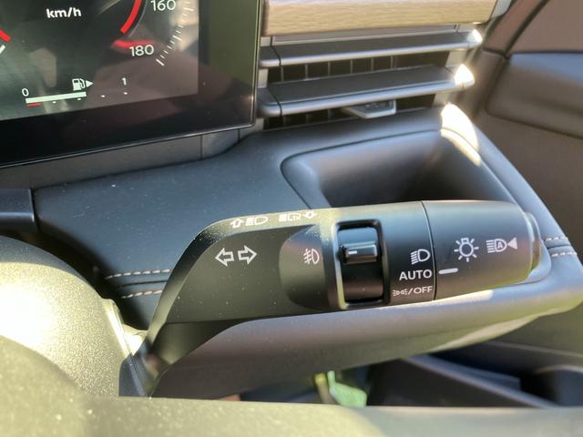 �I�[�g���C�g����������Ă���̂ňÂ��ꏊ�ɓ���ƁA���C�g�̂n�m�E�n�e�e�������I�ɐ؂�ւ��Ă���܂��I