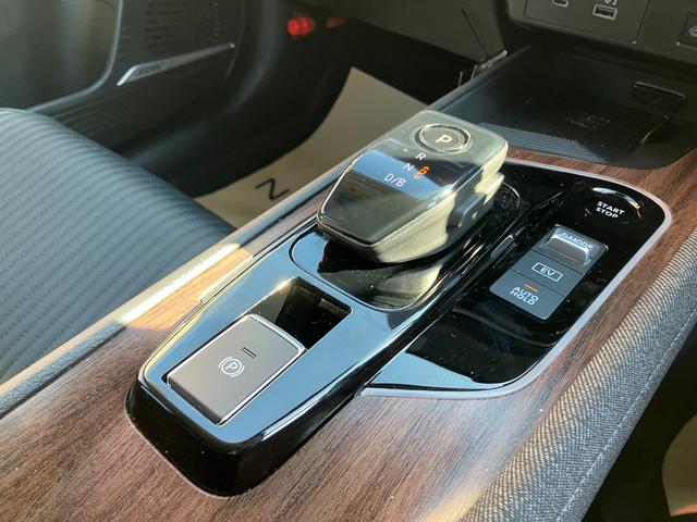 オーラ Ｇ　レザーエディション　プロパイロット・メモリーナビ・地デジ・Ｂｌｕｅｔｏｏｔｈ・ＥＴＣ２．０・アラウンドビューモニター・シートヒーター・ステアリングヒーター・スマートルームミラー・ワイヤレス充電・ＢＯＳＥサウンド（24枚目）