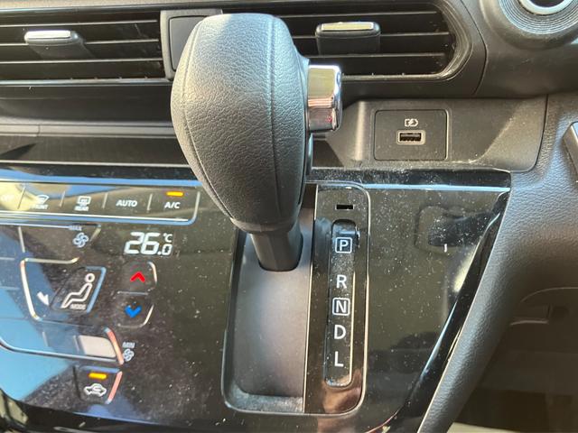 デイズ ハイウェイスター　Ｘ　アーバンクロム　エマージェンシーブレーキ・メモリーナビ・ＤＶＤ再生・Ｂｌｕｅｔｏｏｔｈ・地デジ・ミュージックサーバー・アラウンドビューモニター・ステアリングリモコン・プッシュスタート・オートライト・ＳＯＳコール（20枚目）