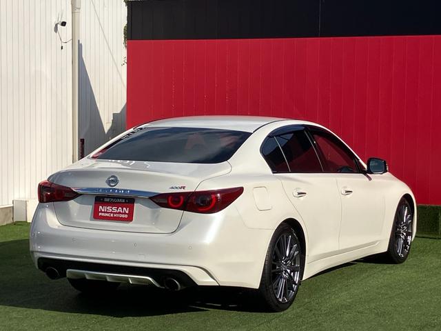 スカイライン ４００Ｒ　エマージェンシーブレーキ・メモリーナビ・Ｂｌｕｅｔｏｏｔｈ・地デジ・アラウンドビューモニター・ＥＴＣ２．０・革シート・パワーシート・シートヒーター・シートメモリー・パドルシフト・プッシュスタート（5枚目）