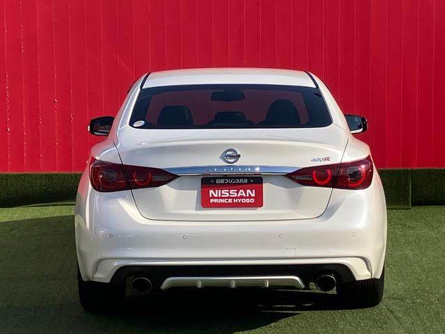 スカイライン ４００Ｒ　エマージェンシーブレーキ・メモリーナビ・Ｂｌｕｅｔｏｏｔｈ・地デジ・アラウンドビューモニター・ＥＴＣ２．０・革シート・パワーシート・シートヒーター・シートメモリー・パドルシフト・プッシュスタート（6枚目）