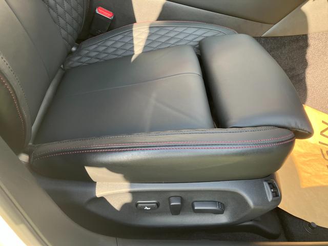 スカイライン ４００Ｒ　エマージェンシーブレーキ・メモリーナビ・Ｂｌｕｅｔｏｏｔｈ・地デジ・アラウンドビューモニター・ＥＴＣ２．０・革シート・パワーシート・シートヒーター・シートメモリー・パドルシフト・プッシュスタート（24枚目）