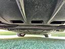 納車前にお車を持ち上げて入念に点検いたします。