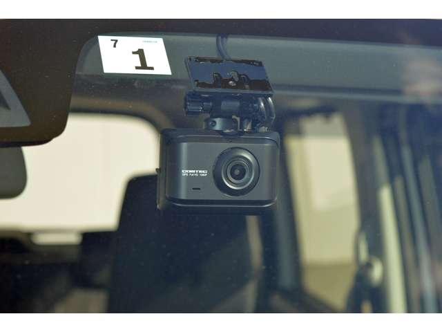 デリカＤ：２ ハイブリッドＭＺ　全方位カメラ付ナビパッケージ　９型スマホ連携ナビ　全周囲カメラ　オートエアコン　両側電動ドア　ＡＳＣ　ＬＥＤ　フルセグ　４ＷＤ　アルミホイール　パーキングセンサー　アイドリングストップ　盗難防止システム　ＤＶＤ再生　スマートキー（7枚目）