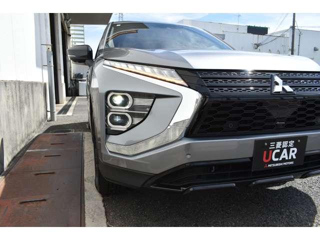 エクリプスクロスＰＨＥＶ ブラックエディション　電動リアゲート　クリアランスソナー　サイドエアバッグ　スマートキー　シートヒーター　４ＷＤ　フルオートエアコン　誤発進抑制　電動シート（3枚目）