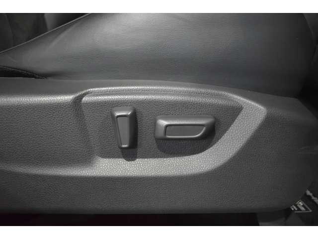 エクリプスクロスＰＨＥＶ ブラックエディション　電動リアゲート　クリアランスソナー　サイドエアバッグ　スマートキー　シートヒーター　４ＷＤ　フルオートエアコン　誤発進抑制　電動シート（16枚目）