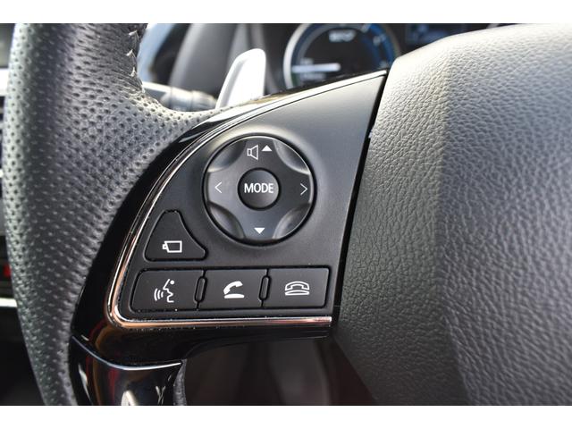 エクリプスクロスＰＨＥＶ ブラックエディション　電動リアゲート　クリアランスソナー　サイドエアバッグ　スマートキー　シートヒーター　４ＷＤ　フルオートエアコン　誤発進抑制　電動シート（30枚目）