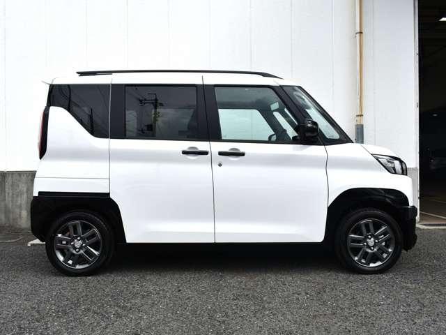 デリカミニ T プレミアム 9型ナビゲーション ETC2.0 オールウェザーマット 衝突軽減装置 ターボエンジン ナビTV 寒冷地 パワステ フルタイム4WD エアバッグ ESC サイドカメラ クルコン インテリキー キーフリー(5枚目)