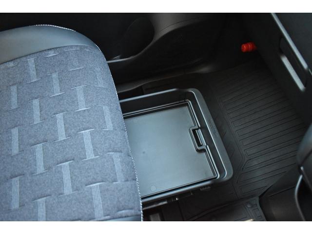 デリカミニ Ｔ　プレミアム　リミテッドエディション　９型ナビゲーション　ＥＴＣ２．０車載器　オールウェザーマット（36枚目）
