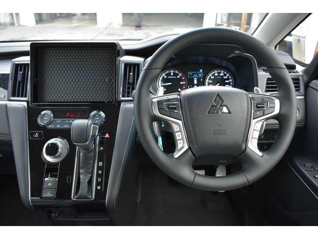 デリカＤ：５ シャモニー　雹害車両　登録済未使用車　アイドリングＳ　アクティブクルーズコントロール　イモビ　衝突被害軽減装置　Ｂモニター　サイドカメラ　助手席エアバッグ　電動リアゲート　４ＷＤ　シートＨ　パワーシート　ＬＥＤ（15枚目）