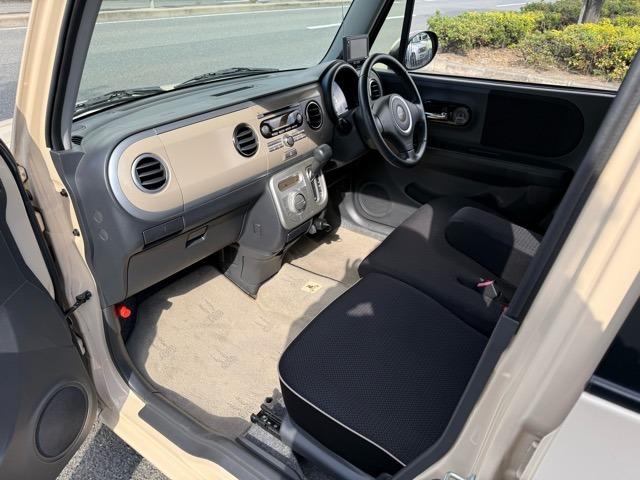 シート廻りは使用感も少なく、良好な状態となっています☆