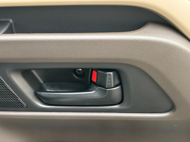 スペーシア ＨＹＢＲＩＤ　Ｘ　全方位カメラナビ／メーカー保証　電動スライドドア／助手席アンダーボックス／電動格納ミラー／プッシュスタート／シートヒーター／前後誤発進抑制システム／リヤパーキングセンサー／アイドリングストップ／横滑り防止機能／フロアマット（20枚目）