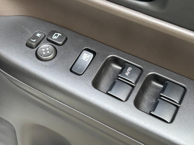 スペーシア ＨＹＢＲＩＤ　Ｘ　全方位カメラナビ／メーカー保証　電動スライドドア／助手席アンダーボックス／電動格納ミラー／プッシュスタート／シートヒーター／前後誤発進抑制システム／リヤパーキングセンサー／アイドリングストップ／横滑り防止機能／フロアマット（21枚目）