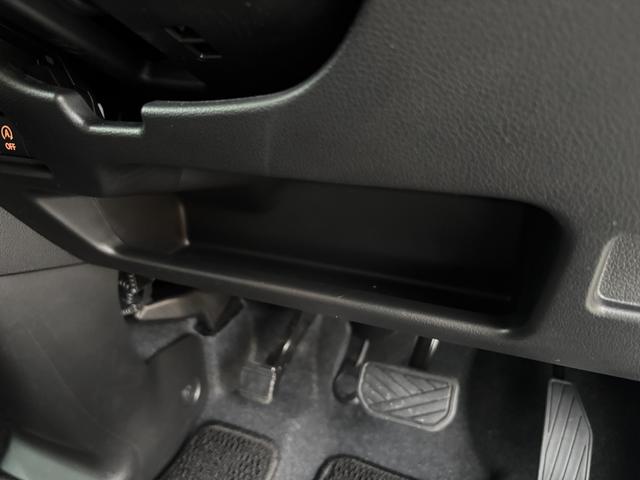 スペーシア ＨＹＢＲＩＤ　Ｘ　全方位カメラナビ／メーカー保証　電動スライドドア／助手席アンダーボックス／電動格納ミラー／プッシュスタート／シートヒーター／前後誤発進抑制システム／リヤパーキングセンサー／アイドリングストップ／横滑り防止機能／フロアマット（25枚目）