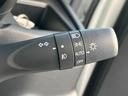 カスタム　ＨＹＢＲＩＤ　ＸＳターボ　メーカー保証　電動スライドドア／電動格納ミラー／プッシュスタート／前後誤発進抑制システム／リヤパーキングセンサー／アイドリングストップ／横滑り防止機能／フロアマット（25枚目）