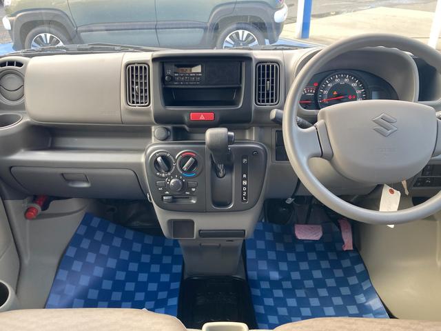 エブリイ ＰＡ　６型　　デモカー使用車　前後衝突軽減ブレーキ　ラジオ　デュアルカメラブレーキサポート（前後衝突軽減ブレーキ）　スピーカー一体型純正ラジオ　エアコン　パワーステアリング　アクセサリーソケット　集中ドアロック　アイドリングストップ（4枚目）