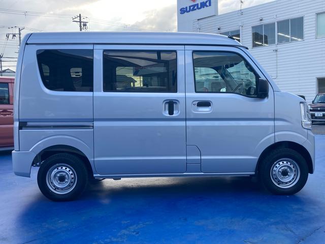 エブリイ ＰＡ　６型　　デモカー使用車　前後衝突軽減ブレーキ　ラジオ　デュアルカメラブレーキサポート（前後衝突軽減ブレーキ）　スピーカー一体型純正ラジオ　エアコン　パワーステアリング　アクセサリーソケット　集中ドアロック　アイドリングストップ（16枚目）