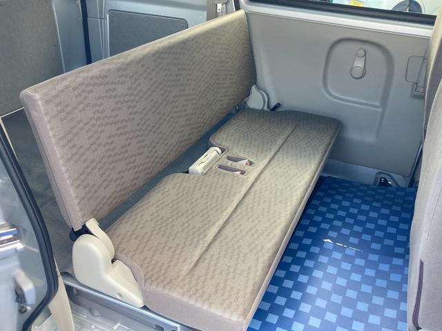 エブリイ ＰＡ　６型　　デモカー使用車　前後衝突軽減ブレーキ　ラジオ　デュアルカメラブレーキサポート（前後衝突軽減ブレーキ）　スピーカー一体型純正ラジオ　エアコン　パワーステアリング　アクセサリーソケット　集中ドアロック　アイドリングストップ（30枚目）