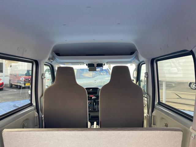 エブリイ ＰＡ　６型　　デモカー使用車　前後衝突軽減ブレーキ　ラジオ　デュアルカメラブレーキサポート（前後衝突軽減ブレーキ）　スピーカー一体型純正ラジオ　エアコン　パワーステアリング　アクセサリーソケット　集中ドアロック　アイドリングストップ（31枚目）