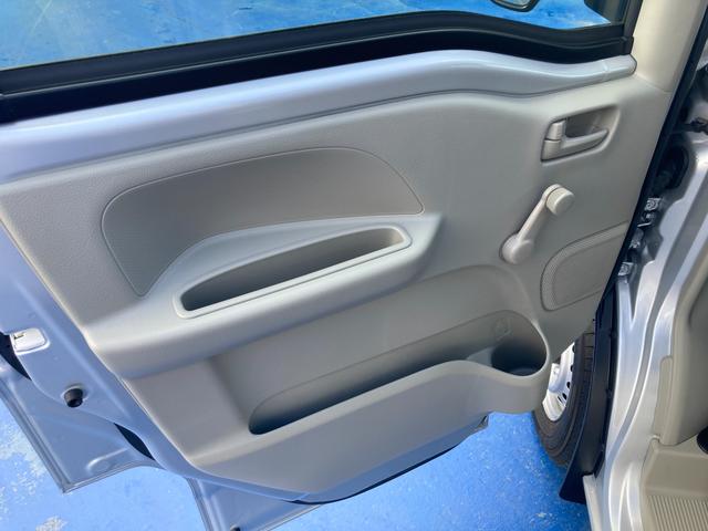 エブリイ ＰＡ　６型　　デモカー使用車　前後衝突軽減ブレーキ　ラジオ　デュアルカメラブレーキサポート（前後衝突軽減ブレーキ）　スピーカー一体型純正ラジオ　エアコン　パワーステアリング　アクセサリーソケット　集中ドアロック　アイドリングストップ（38枚目）