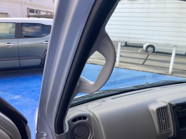 エブリイ ＰＡ　６型　　デモカー使用車　前後衝突軽減ブレーキ　ラジオ　デュアルカメラブレーキサポート（前後衝突軽減ブレーキ）　スピーカー一体型純正ラジオ　エアコン　パワーステアリング　アクセサリーソケット　集中ドアロック　アイドリングストップ（39枚目）