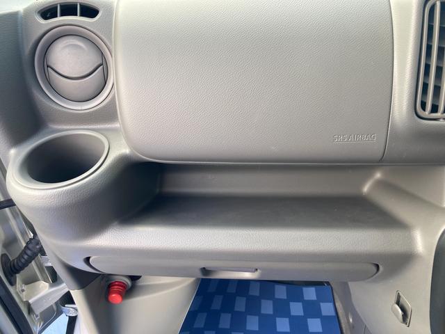 エブリイ ＰＡ　６型　　デモカー使用車　前後衝突軽減ブレーキ　ラジオ　デュアルカメラブレーキサポート（前後衝突軽減ブレーキ）　スピーカー一体型純正ラジオ　エアコン　パワーステアリング　アクセサリーソケット　集中ドアロック　アイドリングストップ（41枚目）