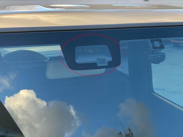 �f���A���Z���T�[�u���[�L�T�|�[�g�i�c�r�a�r�j�@�t�����g�K���X�㕔�ɂ���Z���T�[���ł��B�P��J�����ƃ��[�_�[�Ŏԗ��O���̏󋵂����m���e�퐧����s���܂��B�Փ˔�Q�y���u���[�L�E�딭�i�}���@�\�@��