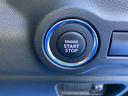 キーレスプッシュスタートシステムはカギを出さずにエンジン始動が可能です。　＊ブレーキを踏んでボタンを押すと、エンジンがかかります。