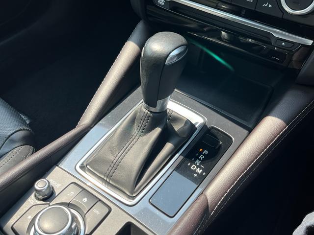 アテンザセダン ＸＤ　Ｌパッケージ　／黒革シート／スマートシティブレーキサポート／ＢＯＳＥスピーカー／純正ナビ／フルセグＴＶ／バックカメラ／Ｂｌｕｅｔｏｏｔｈ対応／シートヒーター／ブラインドスポットモニタリング／ＥＴＣ／クルコン（16枚目）