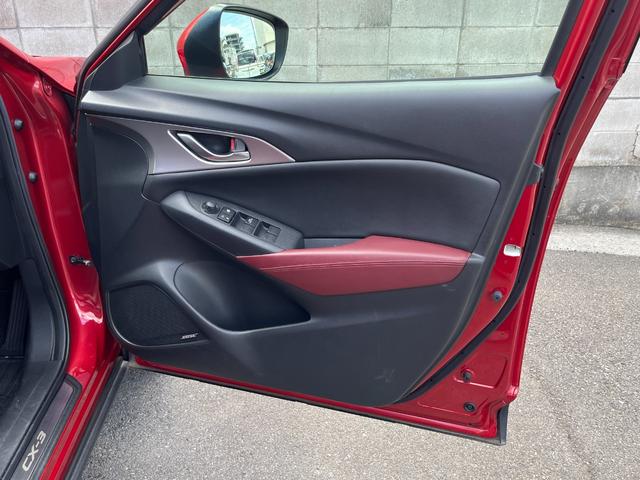 ＣＸ－３ ＸＤ　ツーリング　／６速ＭＴ／純正ナビ／ＢＯＳＥスピーカー／フルセグＴＶ／バックカメラ／Ｂｌｕｅｔｏｏｔｈ対応／ＥＴＣ／クルーズコントロール／ブラインドスポットモニタリング／ＬＥＤヘッドライト／車検整備付（44枚目）