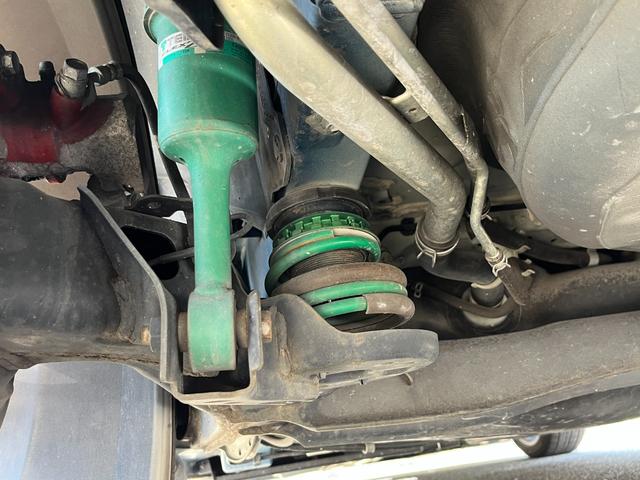 スイフトスポーツ ベースグレード　／セーフティパッケージ装着車／衝突軽減装置／車線逸脱警報／レーダークルコン／ＴＥＩＮ車高調／純正８型ナビ／フルセグＴＶ／Ｂｌｕｅｔｏｏｔｈ対応／ドラレコ／純正１７インチアルミ／ＥＴＣ／車検令和９年２月（65枚目）
