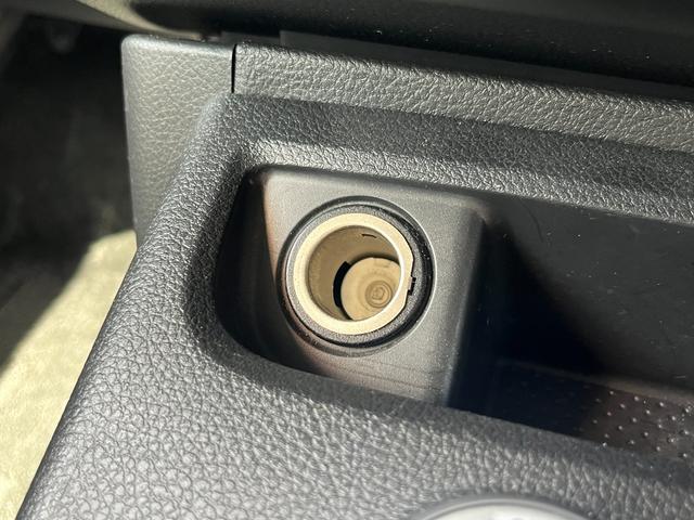 エクストレイル ２０Ｘ　／６速ＭＴ／ハイパールーフレール／サンルーフ／純正ナビ／Ｂｌｕｅｔｏｏｔｈ／バックカメラ／スマートキー／ドライブレコーダー／ＨＩＤヘッドライト／ＥＴＣ／１６インチアルミ／防水シート／車検令和９年４月（15枚目）