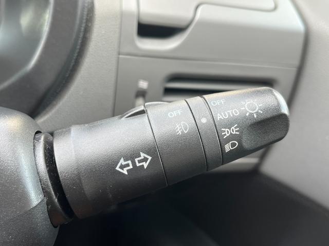 エクストレイル ２０Ｘ　／６速ＭＴ／ハイパールーフレール／サンルーフ／純正ナビ／Ｂｌｕｅｔｏｏｔｈ／バックカメラ／スマートキー／ドライブレコーダー／ＨＩＤヘッドライト／ＥＴＣ／１６インチアルミ／防水シート／車検令和９年４月（22枚目）
