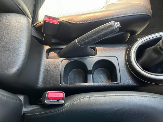 エクストレイル ２０Ｘ　／６速ＭＴ／ハイパールーフレール／サンルーフ／純正ナビ／Ｂｌｕｅｔｏｏｔｈ／バックカメラ／スマートキー／ドライブレコーダー／ＨＩＤヘッドライト／ＥＴＣ／１６インチアルミ／防水シート／車検令和９年４月（36枚目）