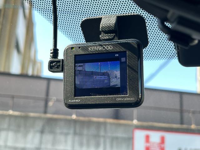 ノア ハイブリッドＸ　／純正９インチナビ／フルセグＴＶ／バックカメラ／Ｂｌｕｅｔｏｏｔｈ対応／フリップダウンモニター／両側パワースライドドア／ＥＴＣ／ドライブレコーダー／ＬＥＤヘッドライト／スマートキー／車検整備付（11枚目）