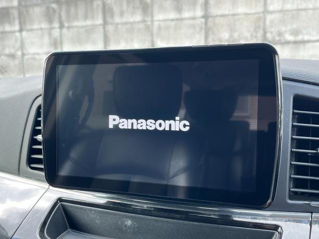 エルグランド ライダー　黒本革シート　マニュアルシート　／パナソニック９インチナビ／フルセグＴＶ／バックカメラ／Ｂｌｕｅｔｏｏｔｈ対応／フリップダウンモニター／両側パワースライドドア／スマートキー／ＥＴＣ／純正１８インチアルミホイール／車検整備付（6枚目）