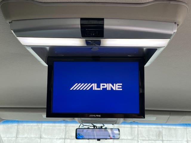 エルグランド ライダー　黒本革シート　マニュアルシート　／パナソニック９インチナビ／フルセグＴＶ／バックカメラ／Ｂｌｕｅｔｏｏｔｈ対応／フリップダウンモニター／両側パワースライドドア／スマートキー／ＥＴＣ／純正１８インチアルミホイール／車検整備付（11枚目）