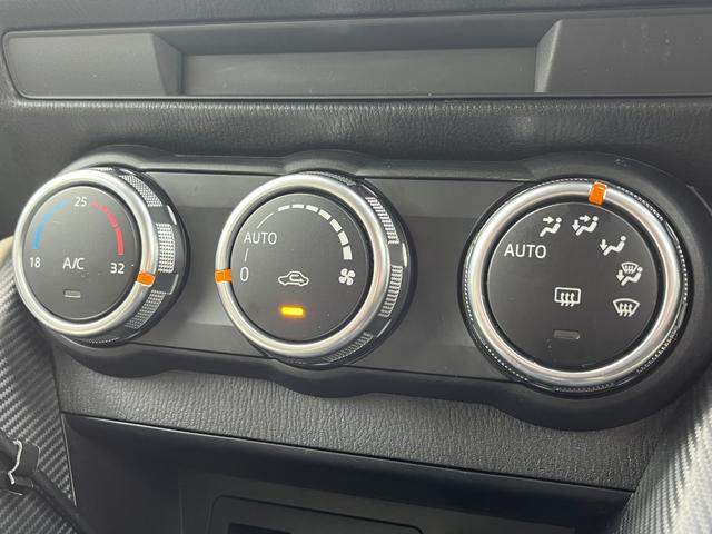 デミオ ＸＤツーリング　Ｌパッケージ　／スマートシティブレーキサポート／純正ナビ／Ｂｌｕｅｔｏｏｔｈ対応／バックカメラ／ドライブレコーダー／ＥＴＣ／ＬＥＤヘッドライト／純正１６インチアルミホイール／スマートキー／エンジンプッシュスタート（12枚目）