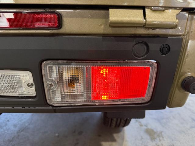 ハイゼットトラック ジャンボエクストラ　１年保証（走行距離無制限）　スマートアシスト　パートタイム４ＷＤ　ＣＶＴ（ＡＴ）　オーバーフェンダー　社外１５インチホイール　ホワイトリボン　社外メモリーナビ　Ｂカメラ　ＥＴＣ　ドライブレコーダー（31枚目）