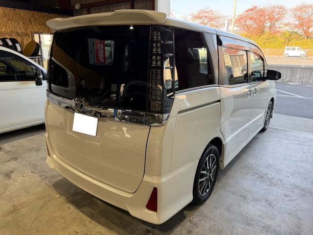 ヴォクシー ＺＳ　煌　１年保証（走行距離無制限）　ワンオーナー　寒冷地仕様　７人乗り　ダブルオートエアコン　両側パワースライドドア　社外メモリーナビ　リアモニター　Ｂカメラ　ＥＴＣ　フロントドライブレコーダー　サンシェード（17枚目）