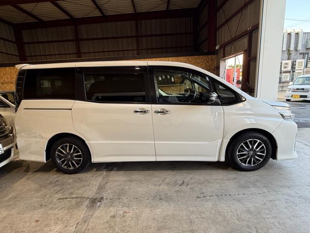 ヴォクシー ＺＳ　煌　１年保証（走行距離無制限）　ワンオーナー　寒冷地仕様　７人乗り　ダブルオートエアコン　両側パワースライドドア　社外メモリーナビ　リアモニター　Ｂカメラ　ＥＴＣ　フロントドライブレコーダー　サンシェード（19枚目）