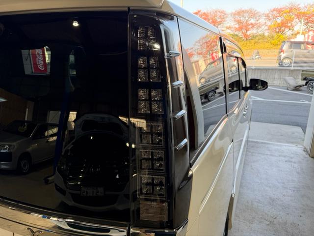 ヴォクシー ＺＳ　煌　１年保証（走行距離無制限）　ワンオーナー　寒冷地仕様　７人乗り　ダブルオートエアコン　両側パワースライドドア　社外メモリーナビ　リアモニター　Ｂカメラ　ＥＴＣ　フロントドライブレコーダー　サンシェード（20枚目）