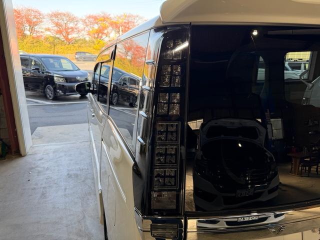 ヴォクシー ＺＳ　煌　１年保証（走行距離無制限）　ワンオーナー　寒冷地仕様　７人乗り　ダブルオートエアコン　両側パワースライドドア　社外メモリーナビ　リアモニター　Ｂカメラ　ＥＴＣ　フロントドライブレコーダー　サンシェード（25枚目）