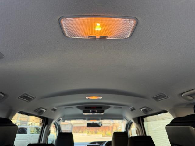 ヴォクシー ＺＳ　煌　１年保証（走行距離無制限）　ワンオーナー　寒冷地仕様　７人乗り　ダブルオートエアコン　両側パワースライドドア　社外メモリーナビ　リアモニター　Ｂカメラ　ＥＴＣ　フロントドライブレコーダー　サンシェード（42枚目）