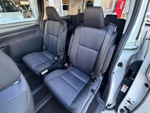 ヴォクシー ＺＳ　煌　１年保証（走行距離無制限）　ワンオーナー　寒冷地仕様　７人乗り　ダブルオートエアコン　両側パワースライドドア　社外メモリーナビ　リアモニター　Ｂカメラ　ＥＴＣ　フロントドライブレコーダー　サンシェード（51枚目）