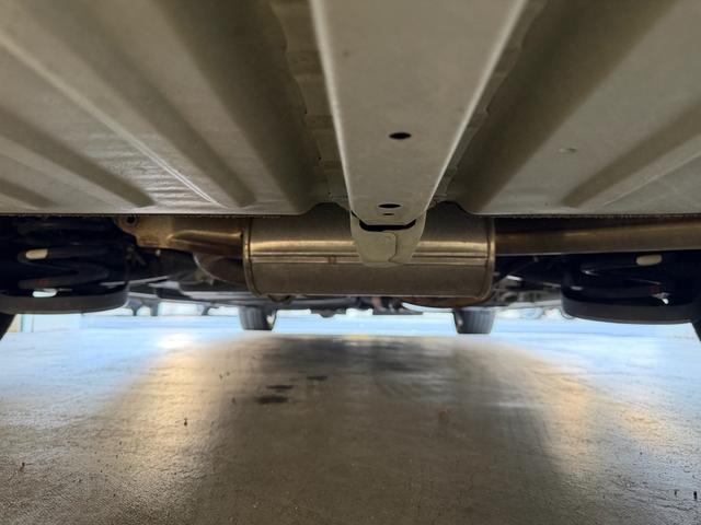 ヴォクシー ＺＳ　煌　１年保証（走行距離無制限）　ワンオーナー　寒冷地仕様　７人乗り　ダブルオートエアコン　両側パワースライドドア　社外メモリーナビ　リアモニター　Ｂカメラ　ＥＴＣ　フロントドライブレコーダー　サンシェード（62枚目）