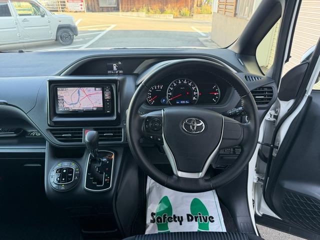 ヴォクシー ＺＳ　煌　１年保証（走行距離無制限）　ワンオーナー　寒冷地仕様　７人乗り　ダブルオートエアコン　両側パワースライドドア　社外メモリーナビ　リアモニター　Ｂカメラ　ＥＴＣ　フロントドライブレコーダー　サンシェード（67枚目）