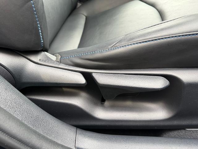 プリウス Ａツーリングセレクション　１年保証（走行距離無制限）　ハーフレザーシート　シートヒーター　トヨタセーフティーセンス　ヘッドアップディスプレイ　社外９インチナビ　デジタルインナーミラー（前後ドラレコ付き）　Ｂカメラ　ＥＴＣ（29枚目）